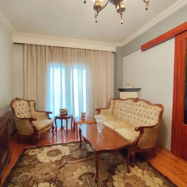 Σπίτι τετράκλινο με θεα Φλώρινα, hotel in Florina