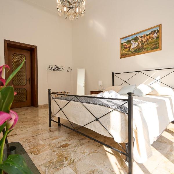 Vintage House - 2 Minutes Walk From Central Station, Milán