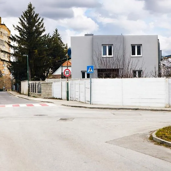 Holiday House Rafo, ξενοδοχείο σε Šamorín