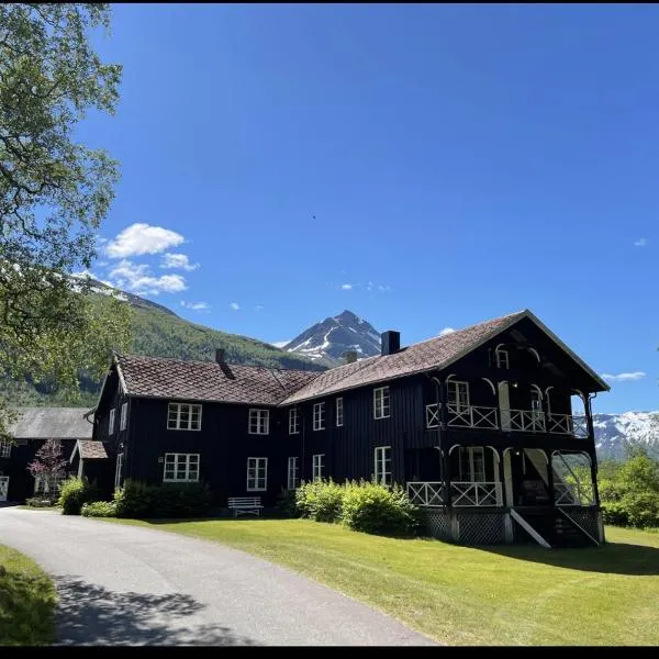 Phillipshaugen Lodge, hótel í Øksendalsøra