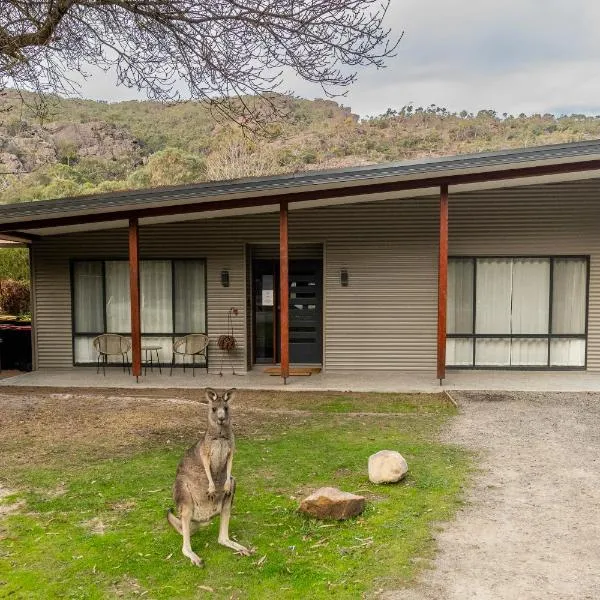 Cheeky Emu Spacious Family Accommodation Halls Gap, hotel v destinaci Halls Gap