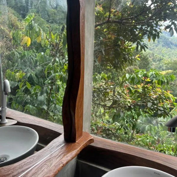 The Cave, hotel a Yatiyantota