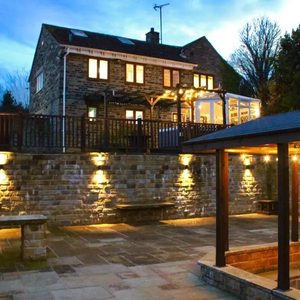 Rural Retreat with Hot Tub, Fire Pit & Games Room, hôtel à Sheffield