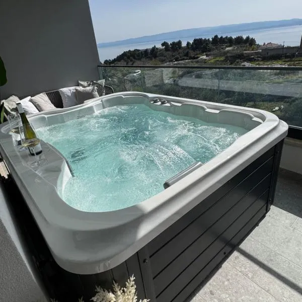 Luxury apartment L with jacuzzi, hotel ve Splitu