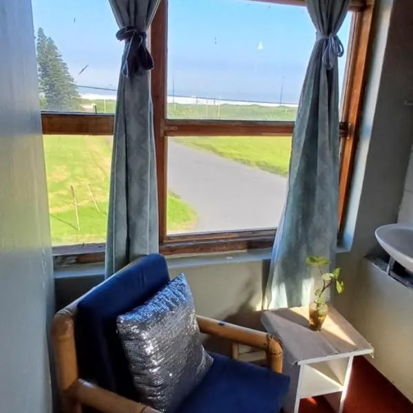 Oceanic Flashpackers accommodation, hotel in East London