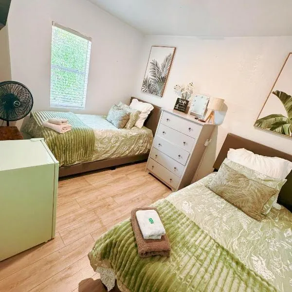 Deluxe Room in best location Miami in a 2 Bedrooms Unit - Parking, Laundry and Luggage Storage，位于迈阿密的酒店