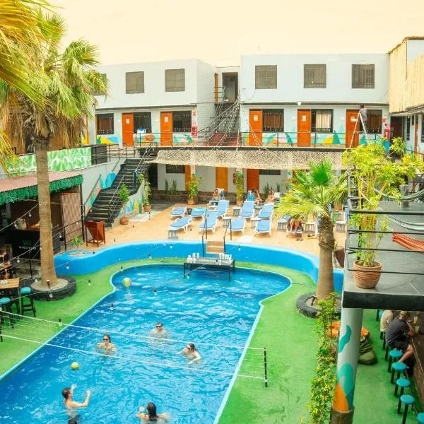 Wild Rover Huacachina, hotel in Ica
