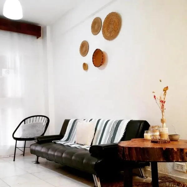 Casa entera con quincho Village, hotel en Corrientes