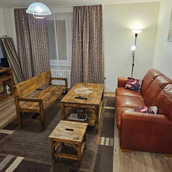 MK Apartment Hron, Hotel in Podbrezová