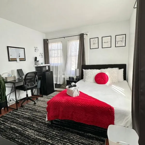 Modern Chic CoCo Chanel Inspired * Biz Friendly * Close To All, hotel v destinaci Hicksville