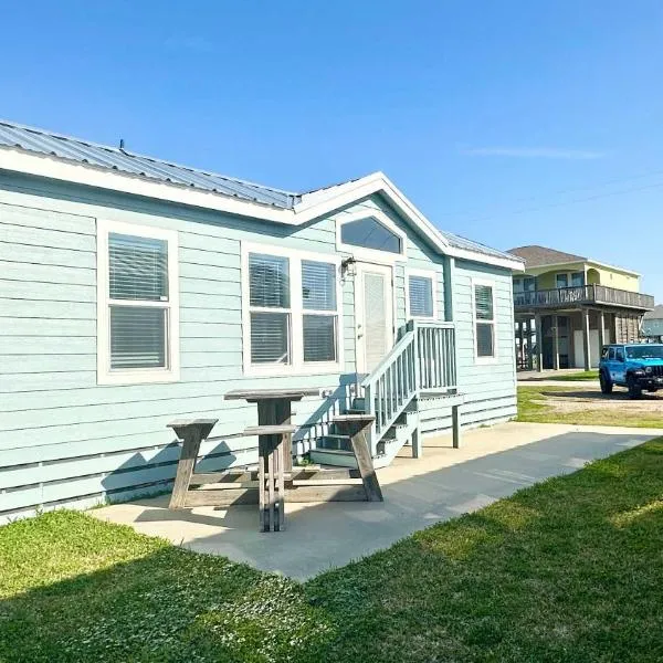 1 Block to Beach -Brand New Modern Tiny Home, hôtel à Bolivar Peninsula