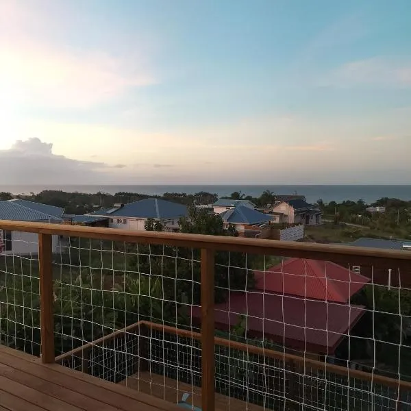 Ambre et Azur 2, Hotel in Sainte-Rose