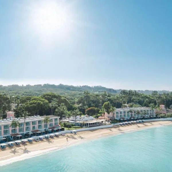 Fairmont Royal Pavilion Barbados Resort, hotel in Saint James