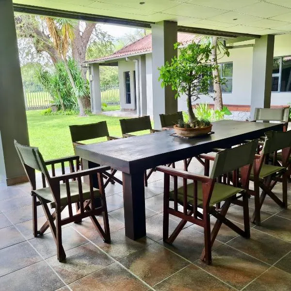 Riverise Guesthouse, hotel en Maun