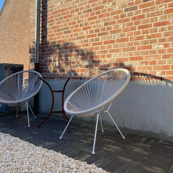 The Conservatory a cosy private attic - Central between Ghent Antwerp Brussels & Brugge, hotel em Lokeren