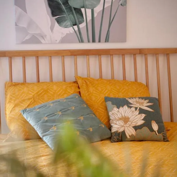 Chill Out, bungalow ensoleillé, hotel v destinaci Grand-Bourg