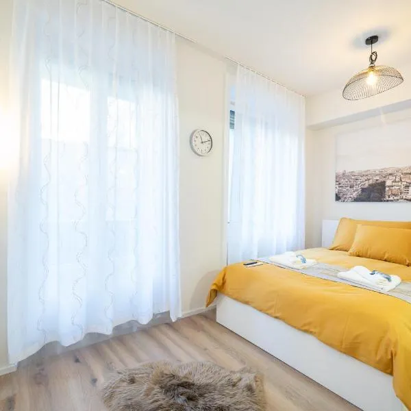 Studio Apartment - Central - Kitchen - self check in, hotel in Basel