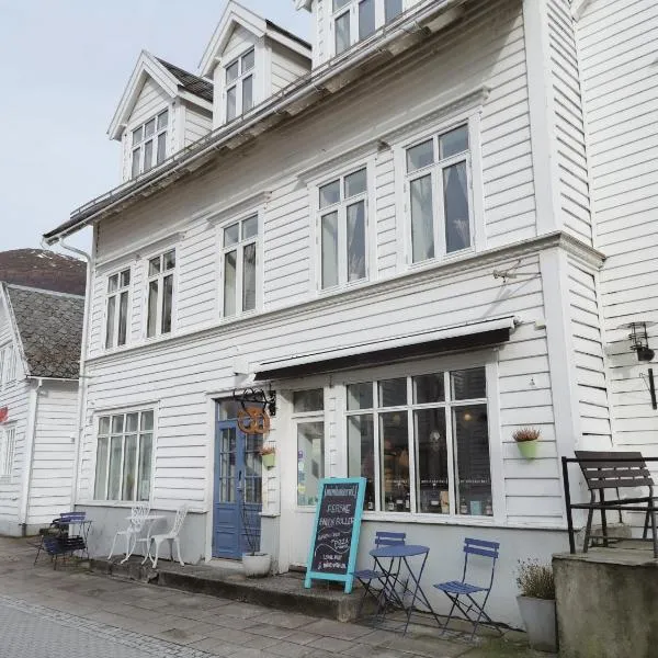 Unikt og romslig hus perfekt for grupper, hotel in Nordfjordeid