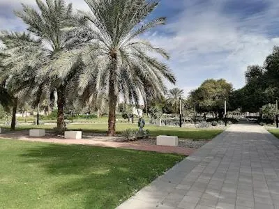 Al Ain Host, hotel i Al-Ain