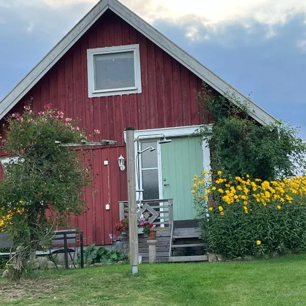 Gästhus i Slöinge nära Skrea strand, hotel Slöinge városában 