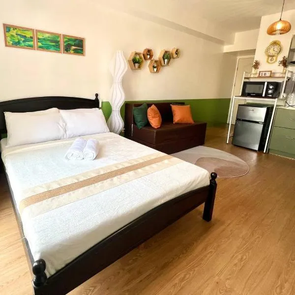 Emerald Escapes - Avida San Lazaro Near UST-Winford-SM, hotel v mestu Manila