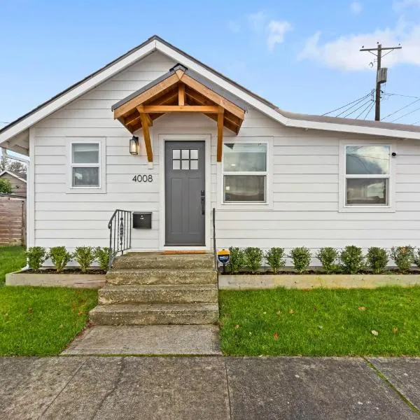 Cozy Bungalow Home 2br, 1ba - 9 min to Tacoma Dome, ξενοδοχείο σε Τακόμα