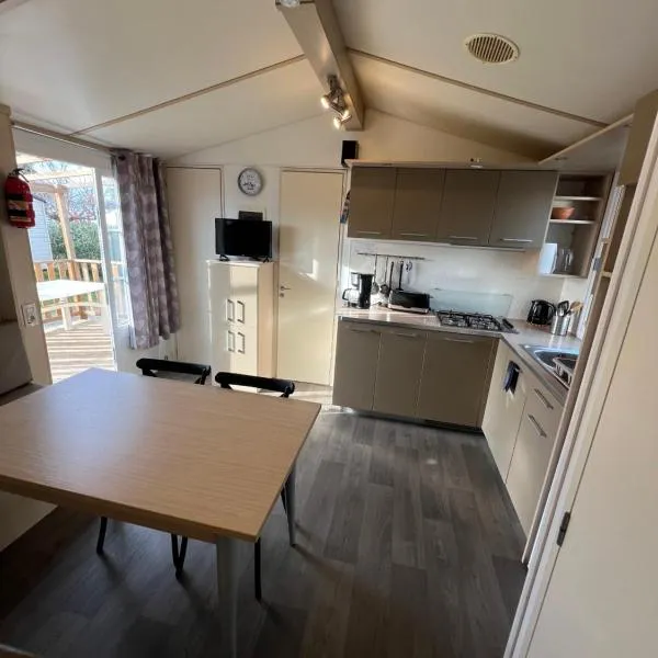 Les mobil homes de NOLY TV CLIM 6places, ξενοδοχείο σε Port-la-Nouvelle