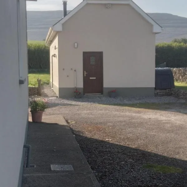 Burren Snug, Hotel in Shanvally