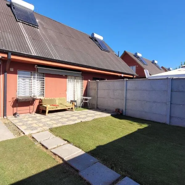 Acogedora Casa en Talca 3 dormitorios para 8 personas céntrica, hotel in Talca