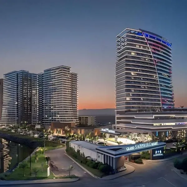 Luxury Apartments with Sea View and Mountain View in Grand Sapphire Resort, hotel in Iskele