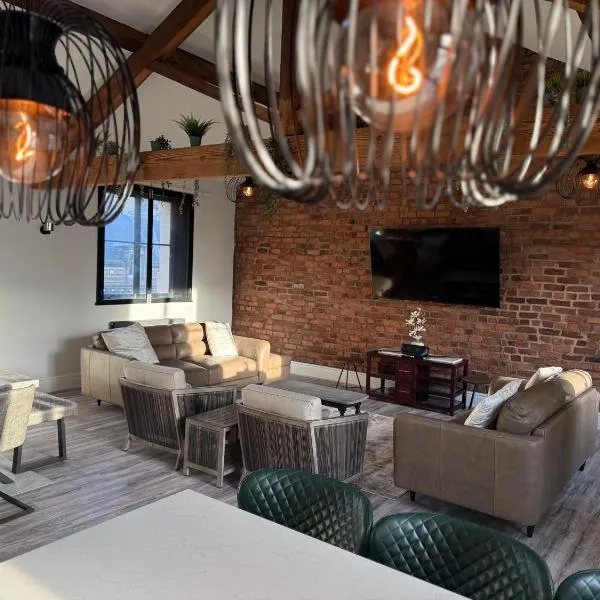 Stylish city centre Penthouse, hotel in Liverpool