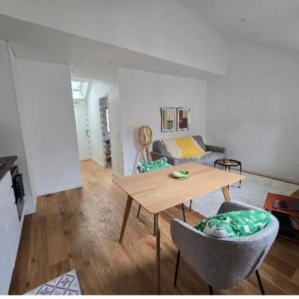 Centre ville Appart T2, 2 à 4 pers, immeuble de caractère、ナントのホテル