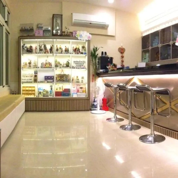 Doll House Lodge, hotel in Hengchun