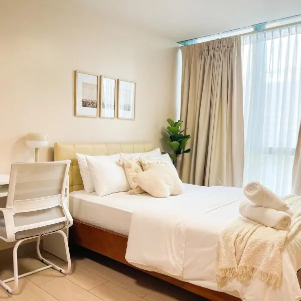 1BR Condo, BGC Uptown Mall, Grand Hyatt #ournw20j, hotel in Manila