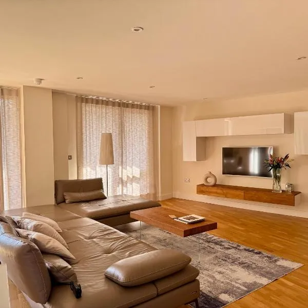 New 3 Bedroom Near Tower Bridge, hotel in London