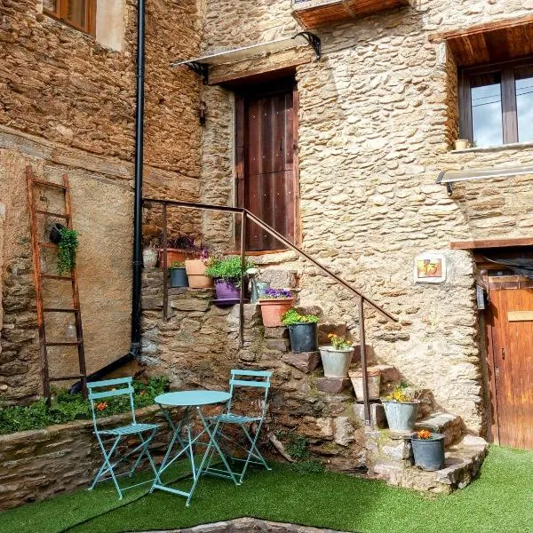 El Petit Paradís, hotel v destinaci Bellestar