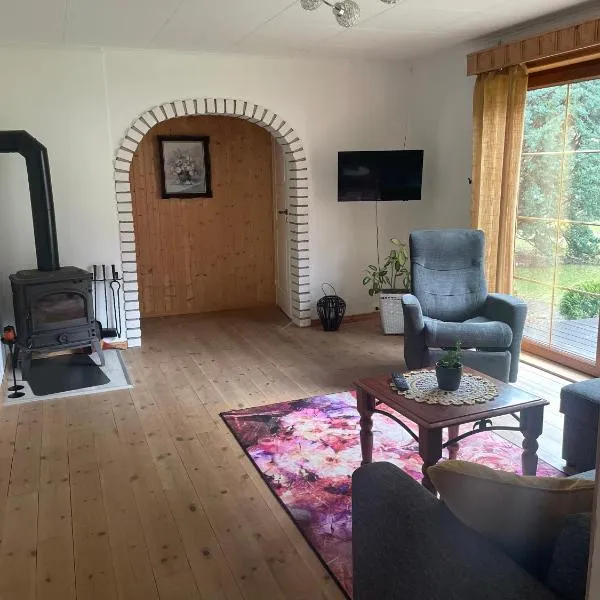 Apartment AliS, hotel in Tønjum