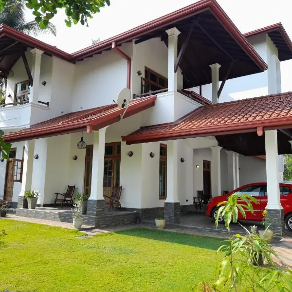 Airport A4 Travelers Lodge - Free Airport Pick Up & Drop 24HRS，位于卡图纳耶克的酒店