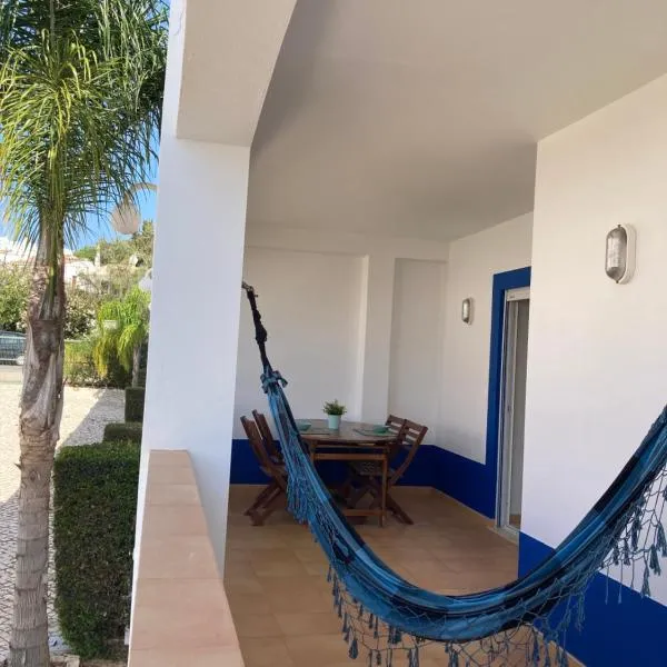LUZ BEACH APT CONDO, BALCONY & POOLs, viešbutis mieste Lusas