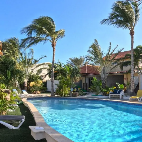 Casalina Garden 2 blocks to Palm Beach & Kitesurfing school, hôtel à Palm-Eagle Beach