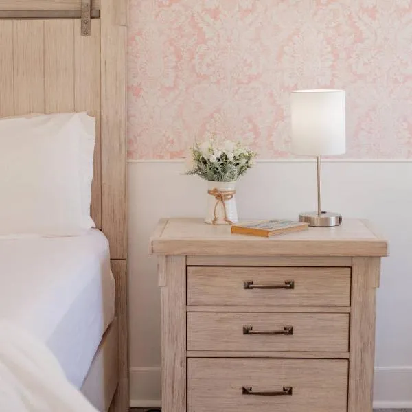 Blue Bear inn, hotel in Francestown