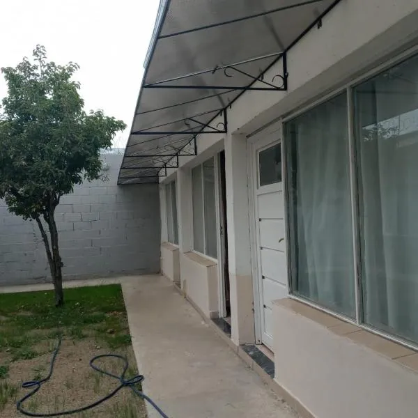 Frutos de la Tierra，位于里瓦达维亚海军准将城的酒店