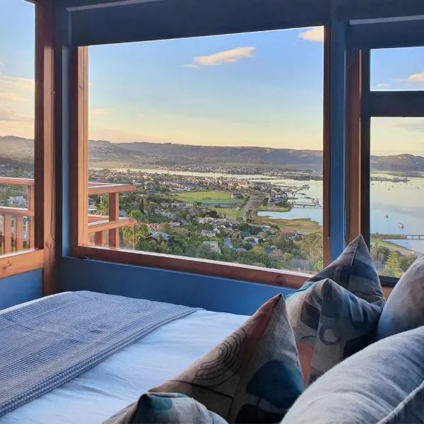 Lagoon Studio - Maison Mahogany - design meets breathtaking views of lagoon, hotel in Knysna