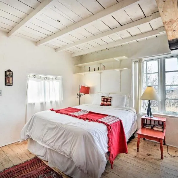 Taos Goji Farm & Eco-Lodge Retreat, hotel in Arroyo Seco
