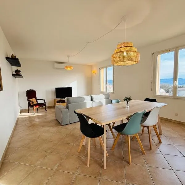 Villa dans le Luberon, hotel v destinaci Saint-Saturnin-dʼApt