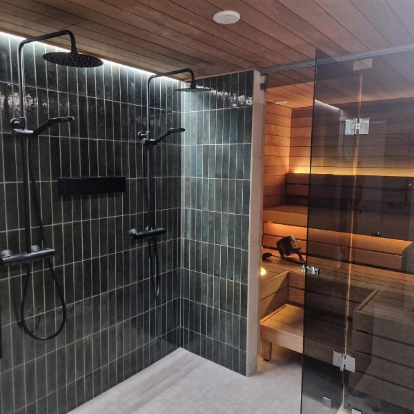 Bright, big apartment with own sauna & balcony, Helsinki