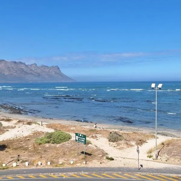 210 at Beach, hotel v destinaci Strand