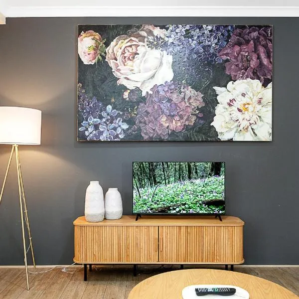 2BDR East Perth Getaway: Perth şehrinde bir otel