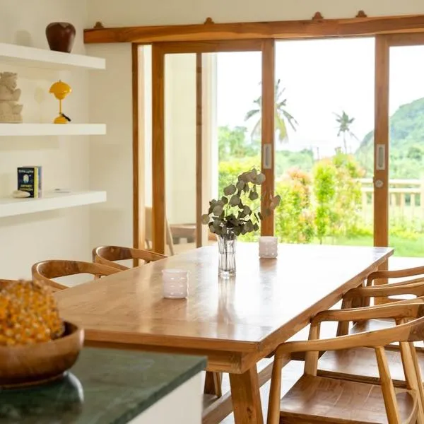 Villa Aura Lombok, hotel in Selong Belanak