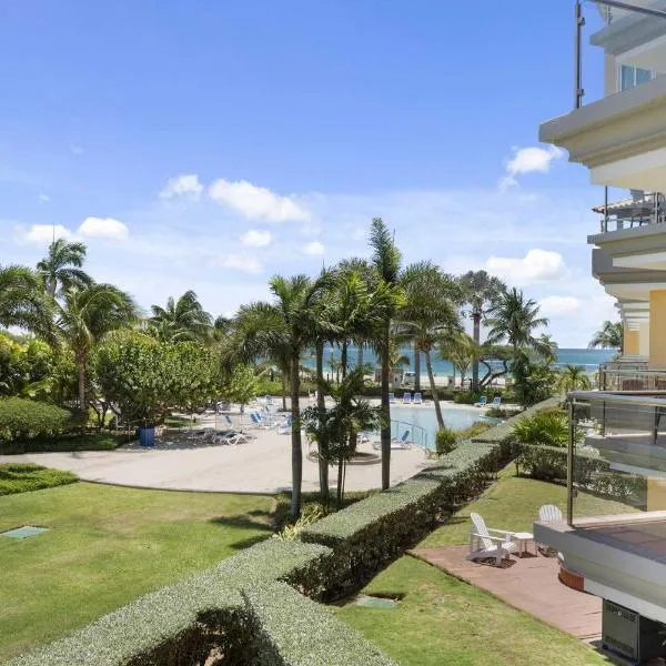 Beachfront - Superior View Studio condo - E225-1, hotel in Palm-Eagle Beach